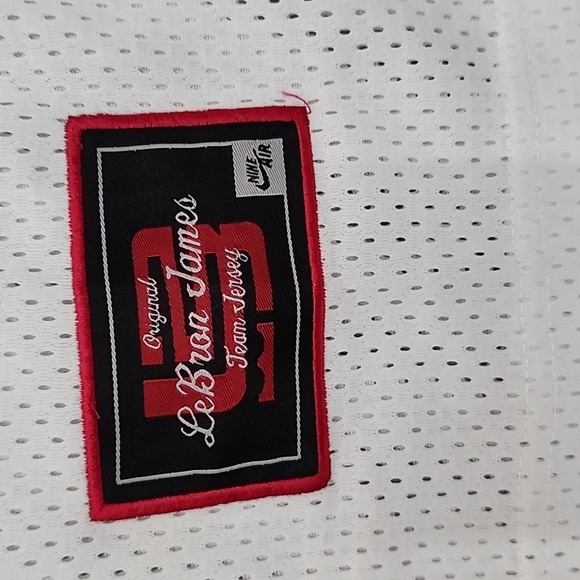 Sold Vintage Nike LeBron Jersey - Picture 2 of 8